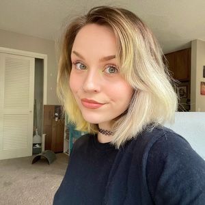 Meet your Posher, Chloe